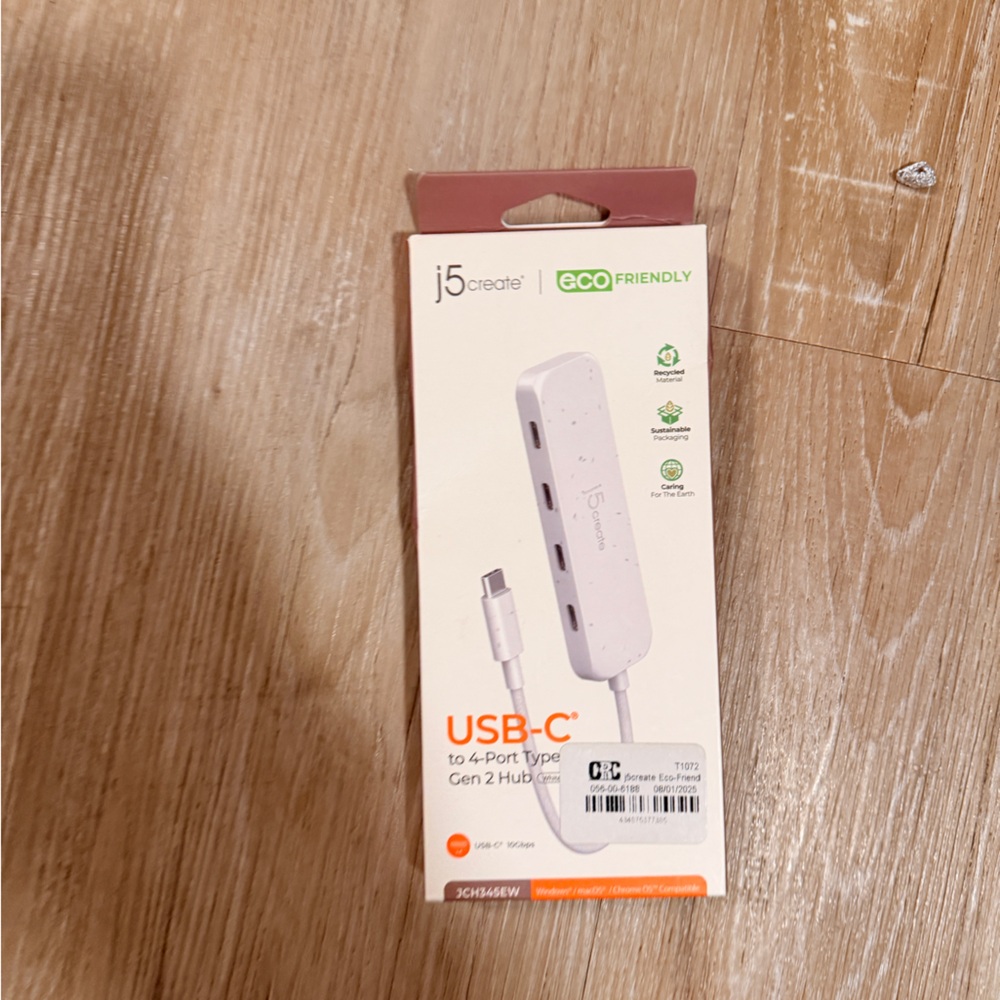 j5create USB-C Hub - Picture 2 of 5